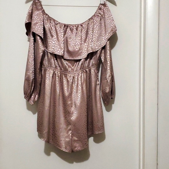 Windsor Classy Chic Off The Shoulder Leopard Romper Sz S NWT - Picture 2 of 6